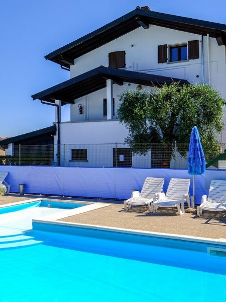 POOL AND RESTAURANT site